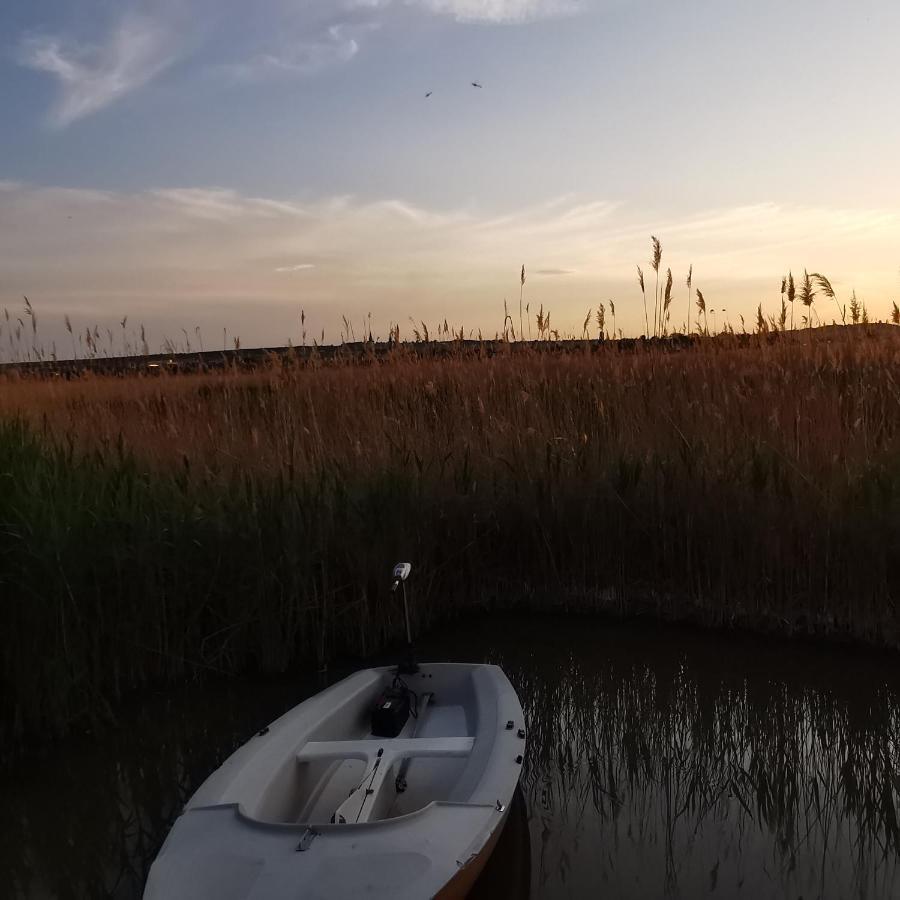 Pfahlbau Sunset II Toplage Inklusive Elektroboot Руст Экстерьер фото