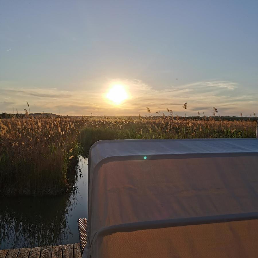 Pfahlbau Sunset II Toplage Inklusive Elektroboot Руст Экстерьер фото