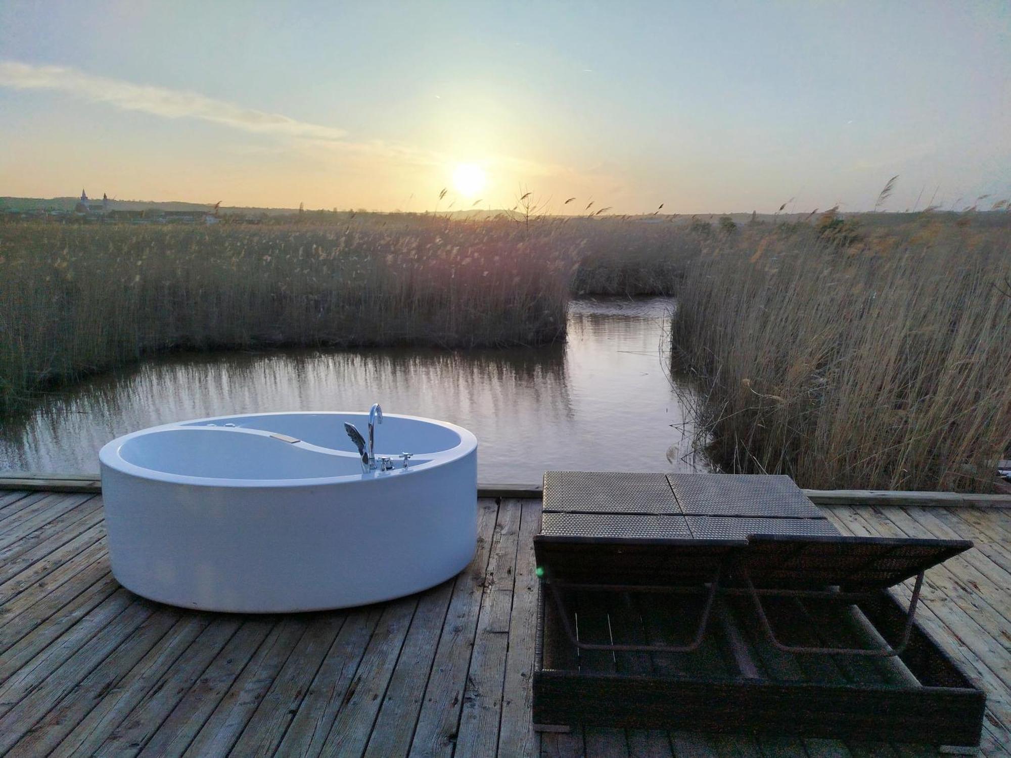 Pfahlbau Sunset II Toplage Inklusive Elektroboot Руст Экстерьер фото