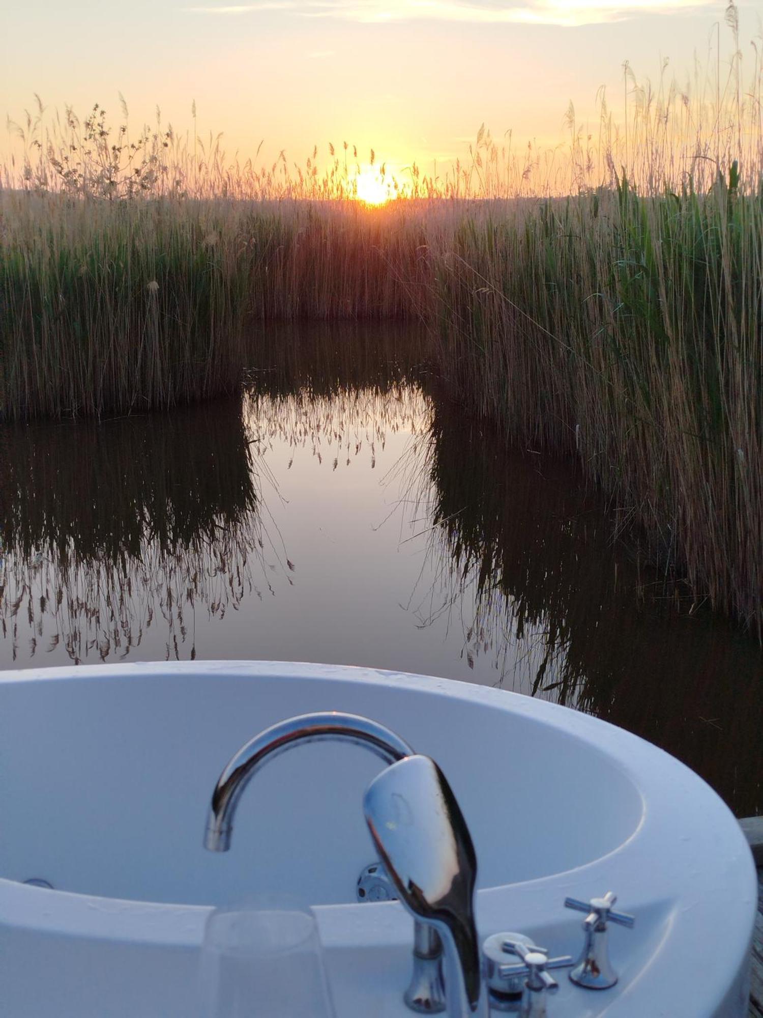 Pfahlbau Sunset II Toplage Inklusive Elektroboot Руст Экстерьер фото